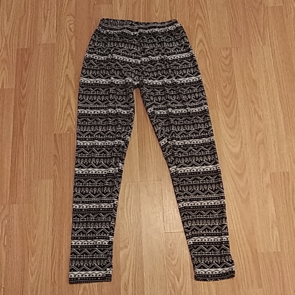 Black and white leggings